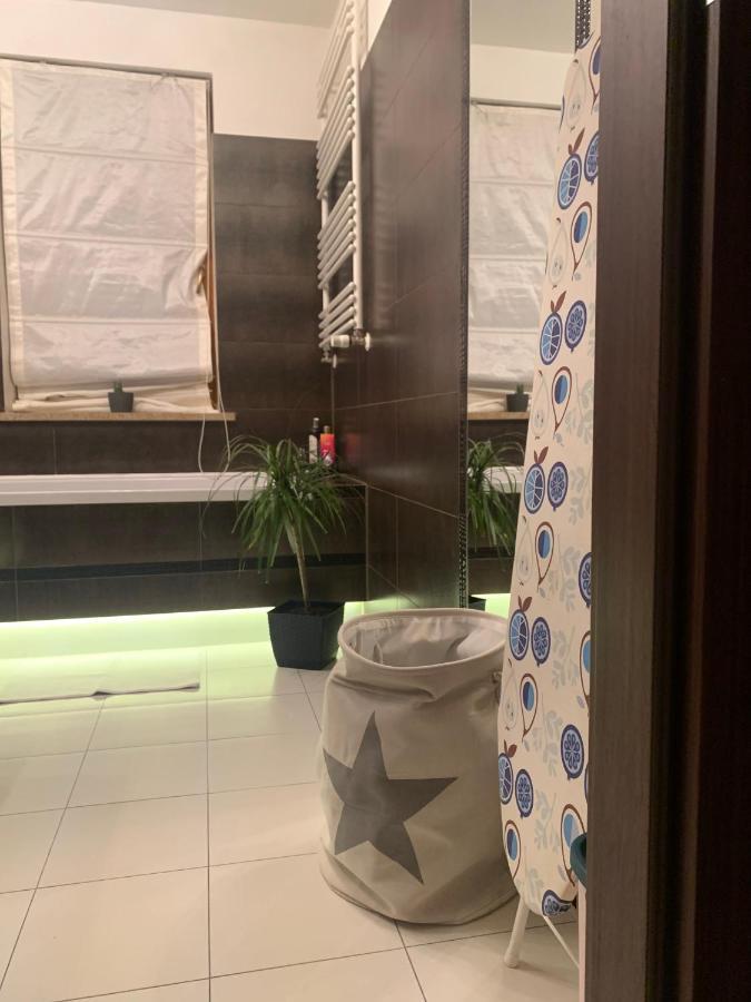 Uroczy Apartament W Centrum Miasta Stettino Esterno foto