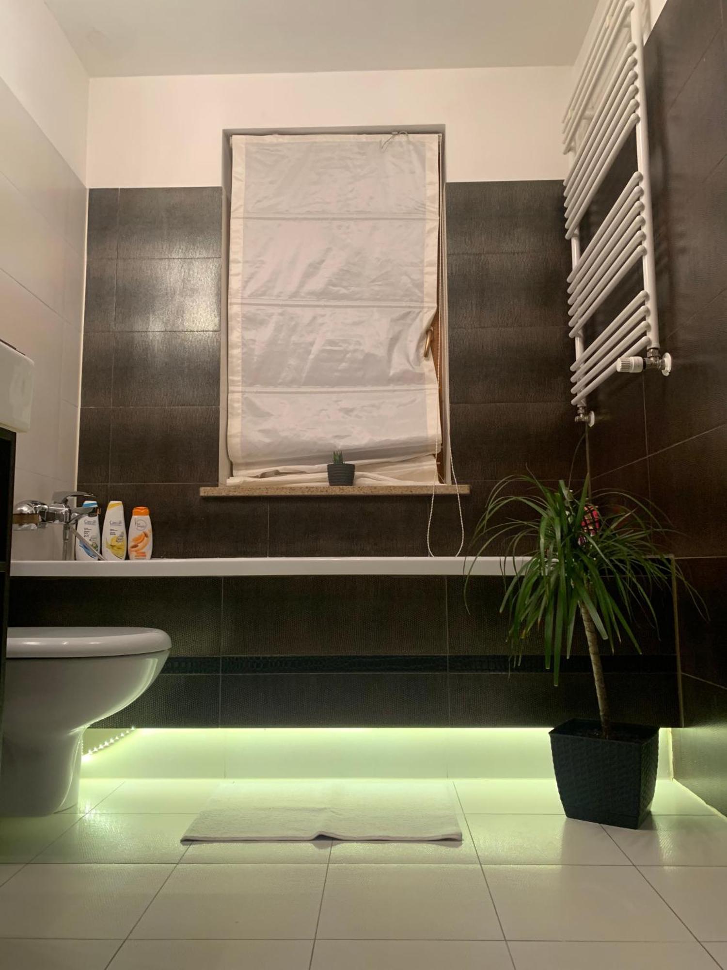 Uroczy Apartament W Centrum Miasta Stettino Esterno foto